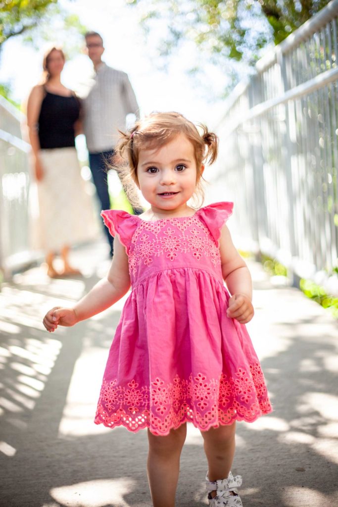 little-girl-with-mom-and-dad (1 of 1)