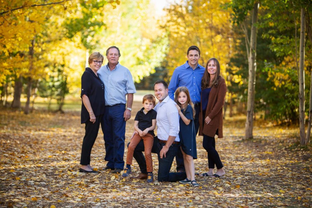 fall-family-photo-in the park