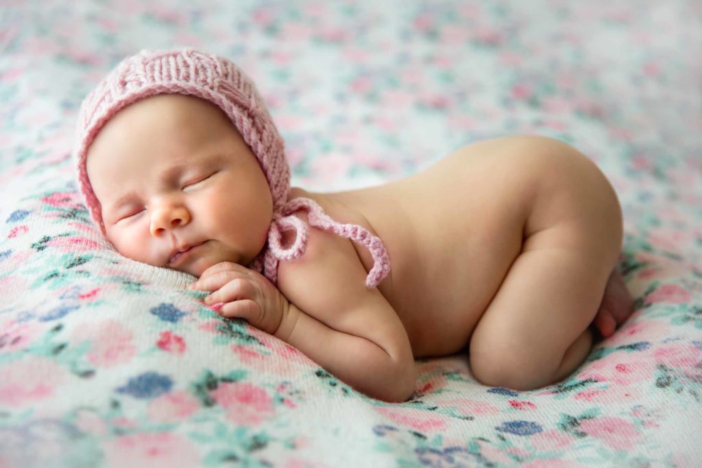 Newborn baby-naked-Alpina Photography
