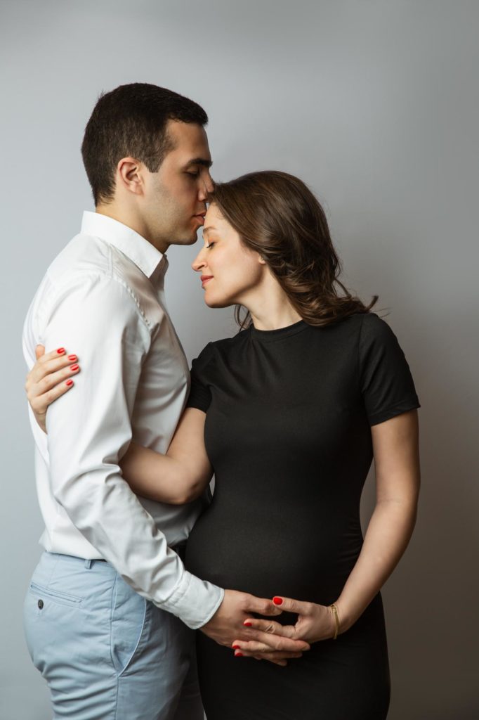 couples maternity photo