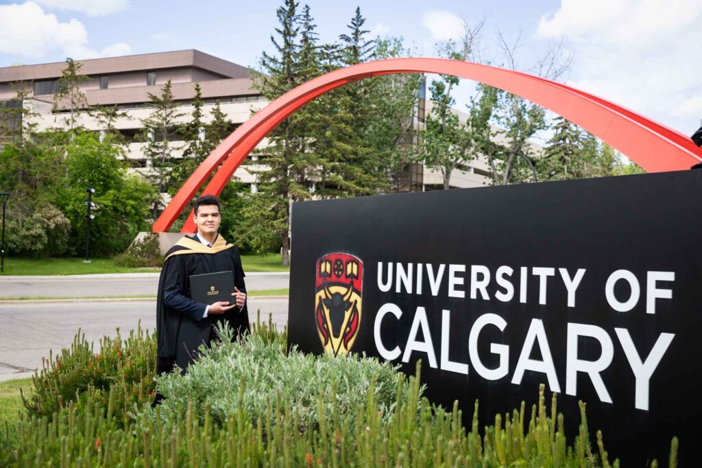 Grad-photo at he gate of Uof Calgary
